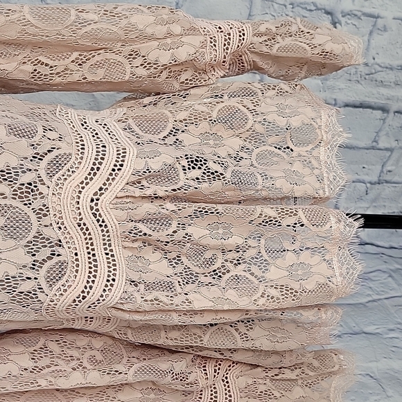 N L W CURRENT FASHIONS Pink Floral Lace and Crochet‎ Blouse Small - Picture 3 of 8